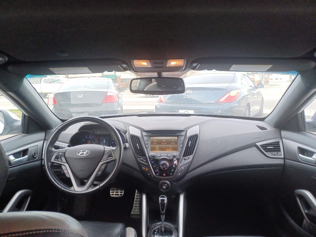 2016 Hyundai Veloster Image 14