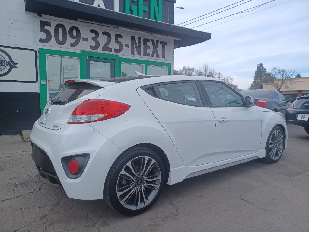 2016 Hyundai Veloster Image 3