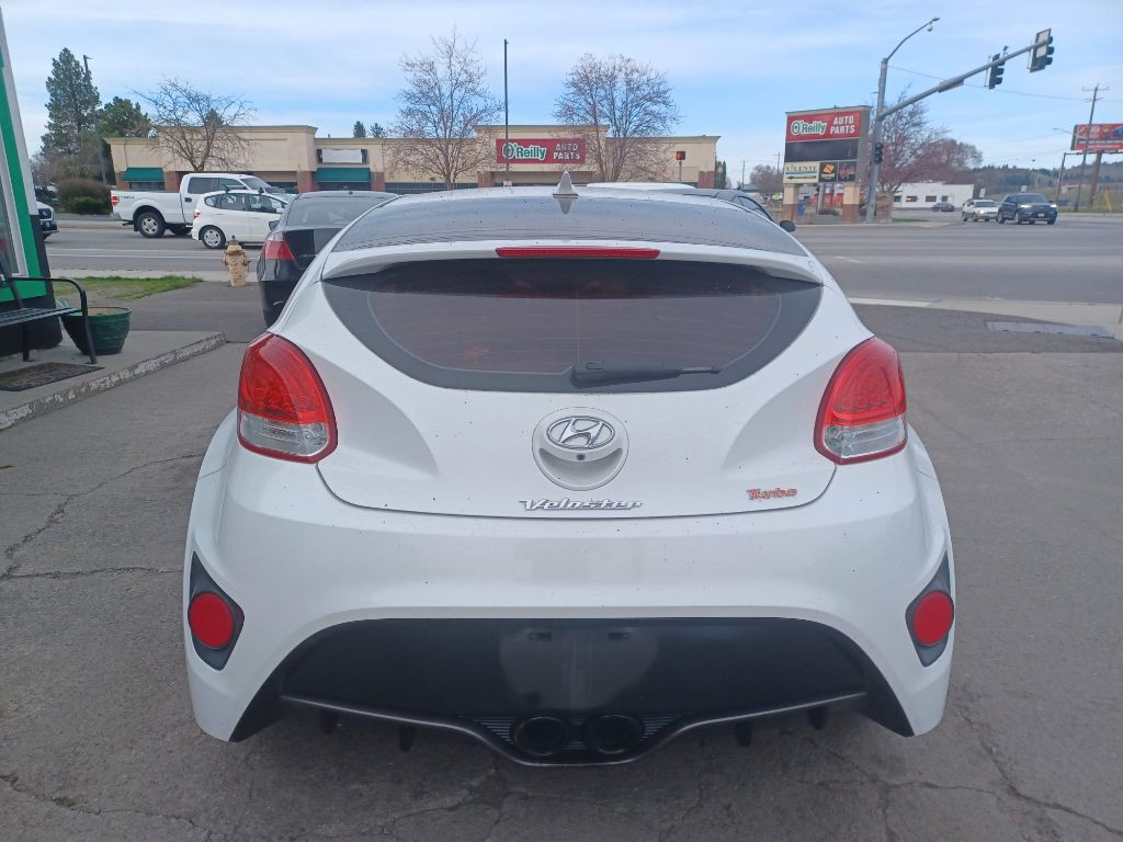 2016 Hyundai Veloster Image 8
