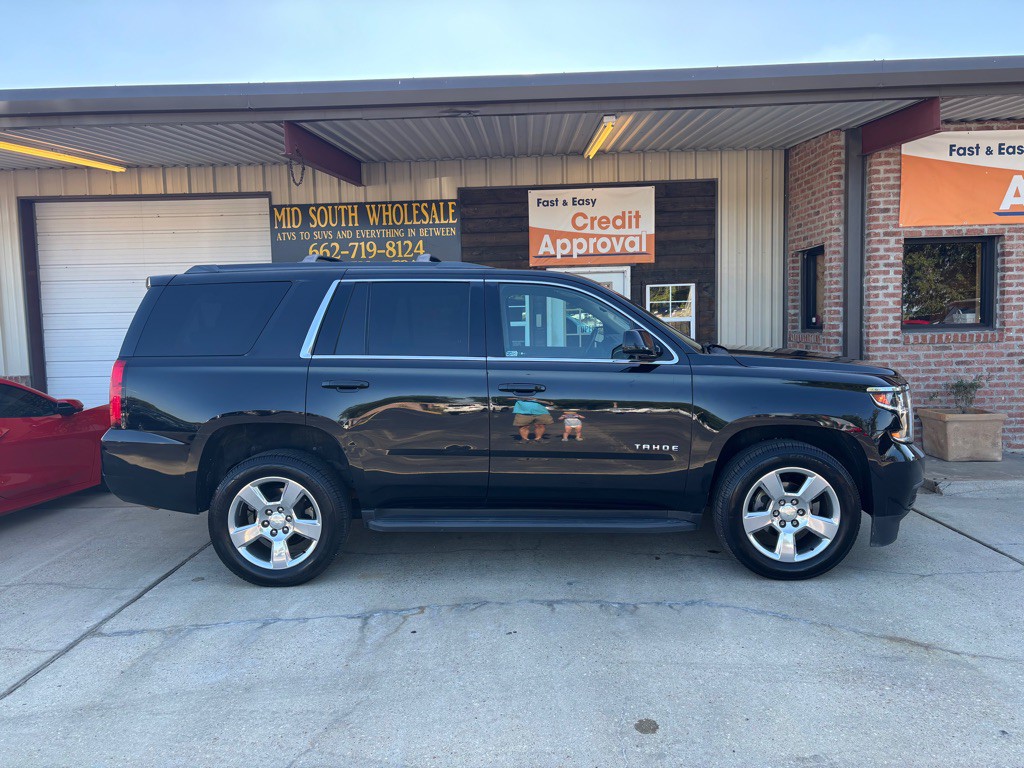 2017 Chevrolet Tahoe Image 2