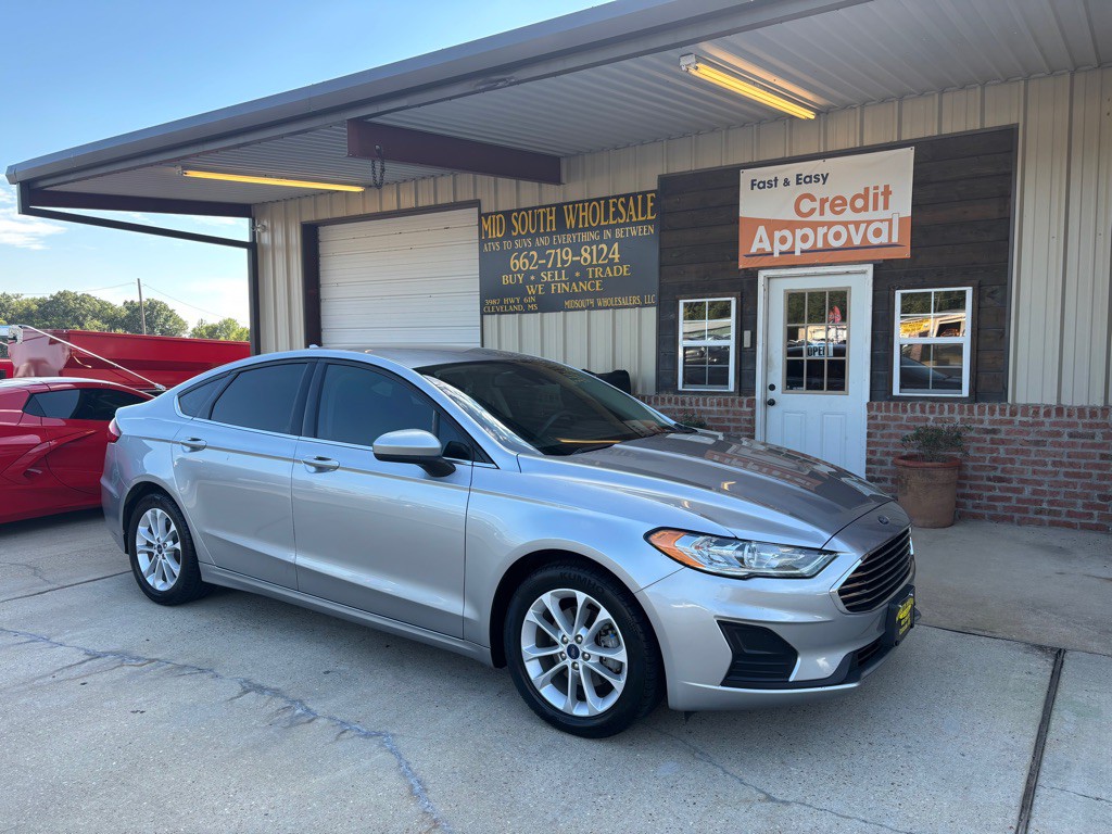 2020 Ford Fusion Image 1