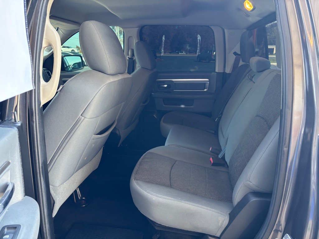 2014 RAM 1500 Image 9