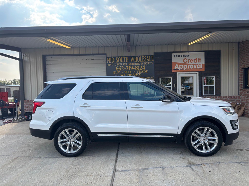 2017 Ford Explorer Image 2