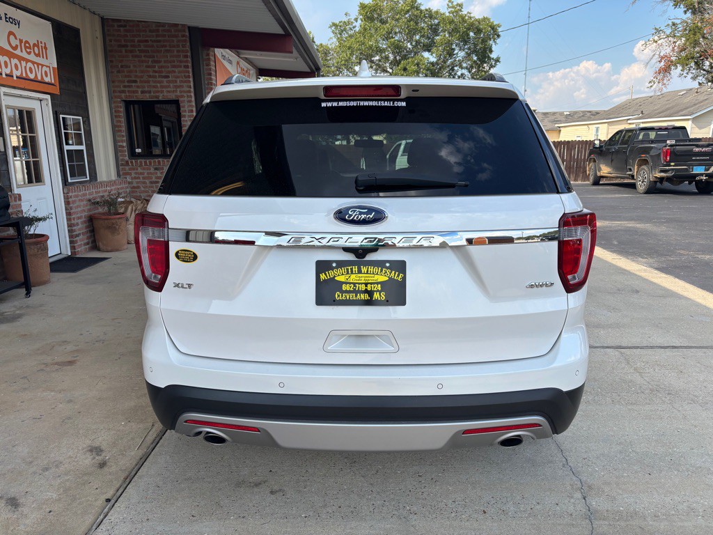 2017 Ford Explorer Image 4