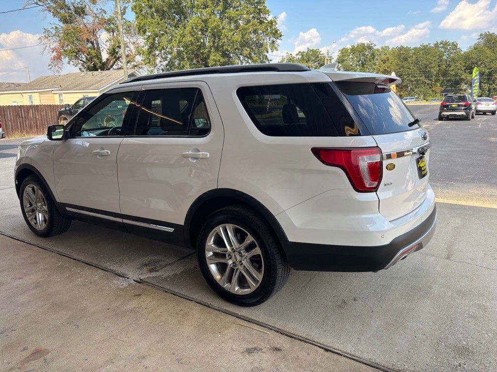 2017 Ford Explorer Image 5