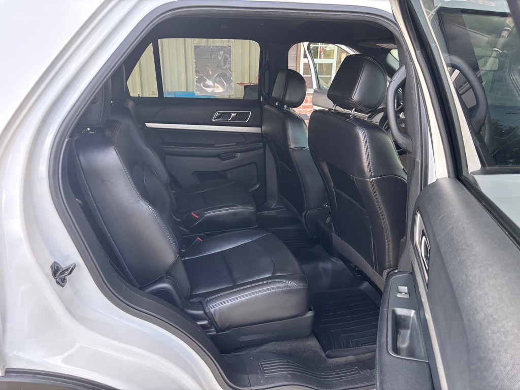 2017 Ford Explorer Image 11