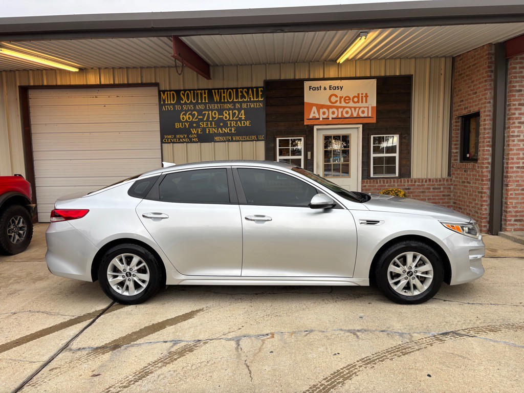 2018 Kia Optima Image 2