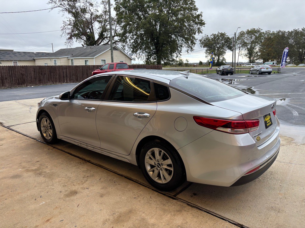 2018 Kia Optima Image 5