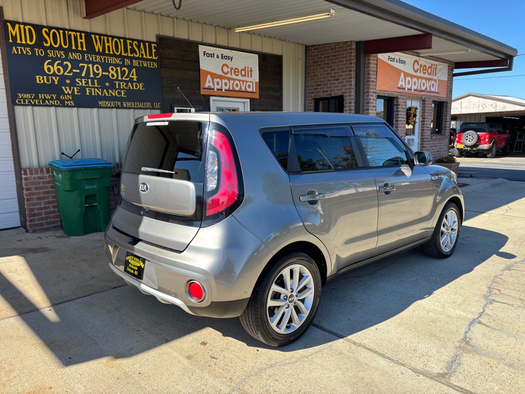 2017 Kia Soul Image 3