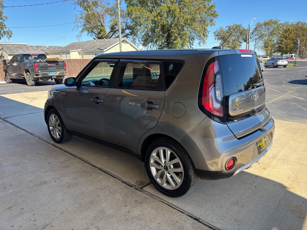 2017 Kia Soul Image 5