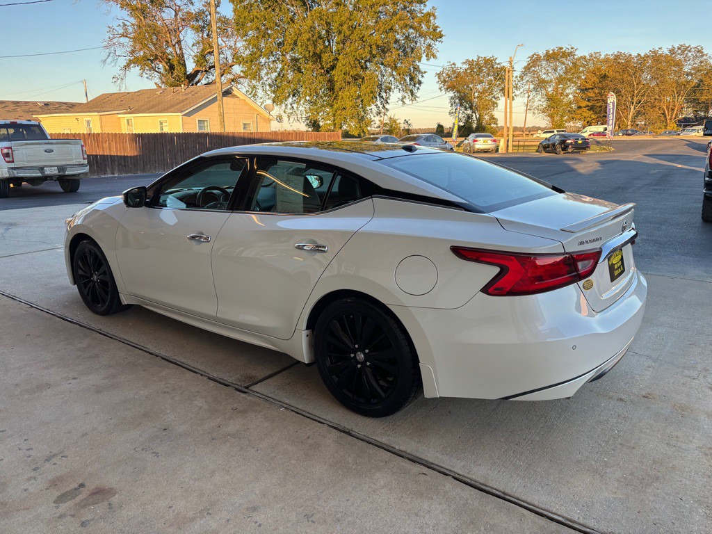 2017 Nissan Maxima Image 5