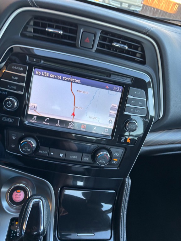 2017 Nissan Maxima Image 13