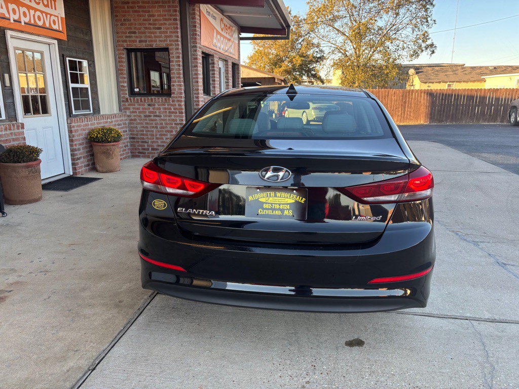 2017 Hyundai Elantra Image 4