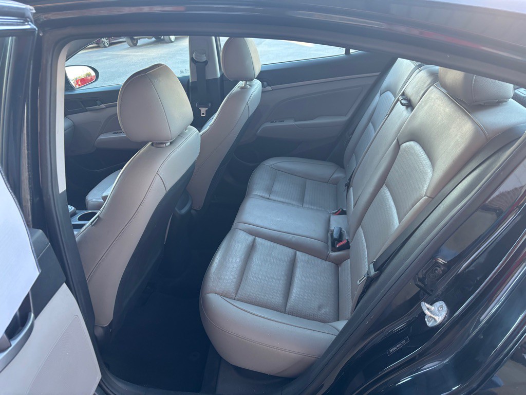 2017 Hyundai Elantra Image 9