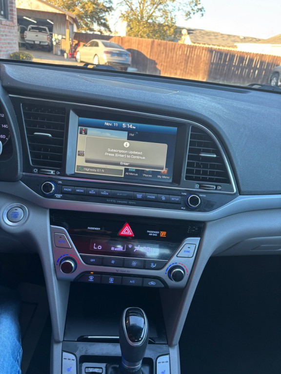 2017 Hyundai Elantra Image 13