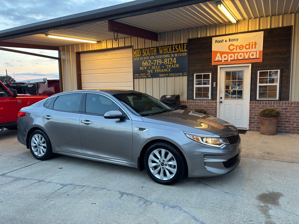 2018 Kia Optima Image 1