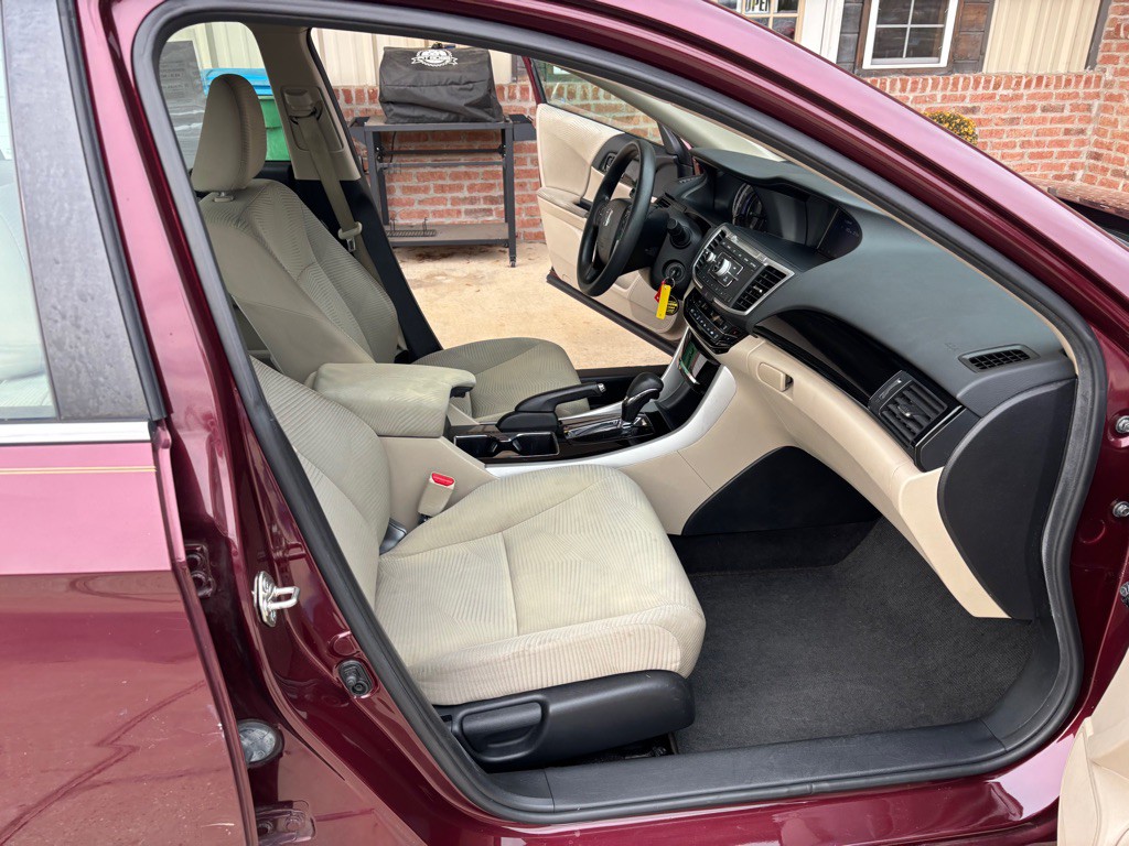 2017 Honda Accord Image 11