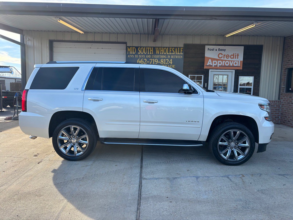 2015 Chevrolet Tahoe Image 2