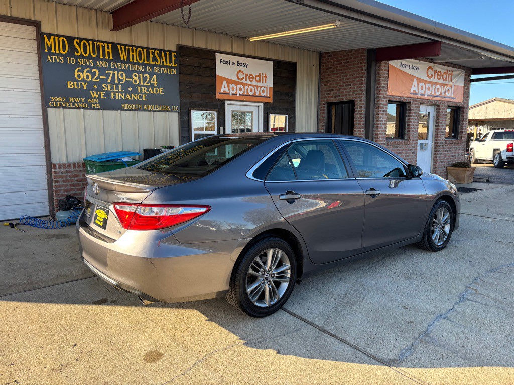 2015 Toyota Camry Image 3