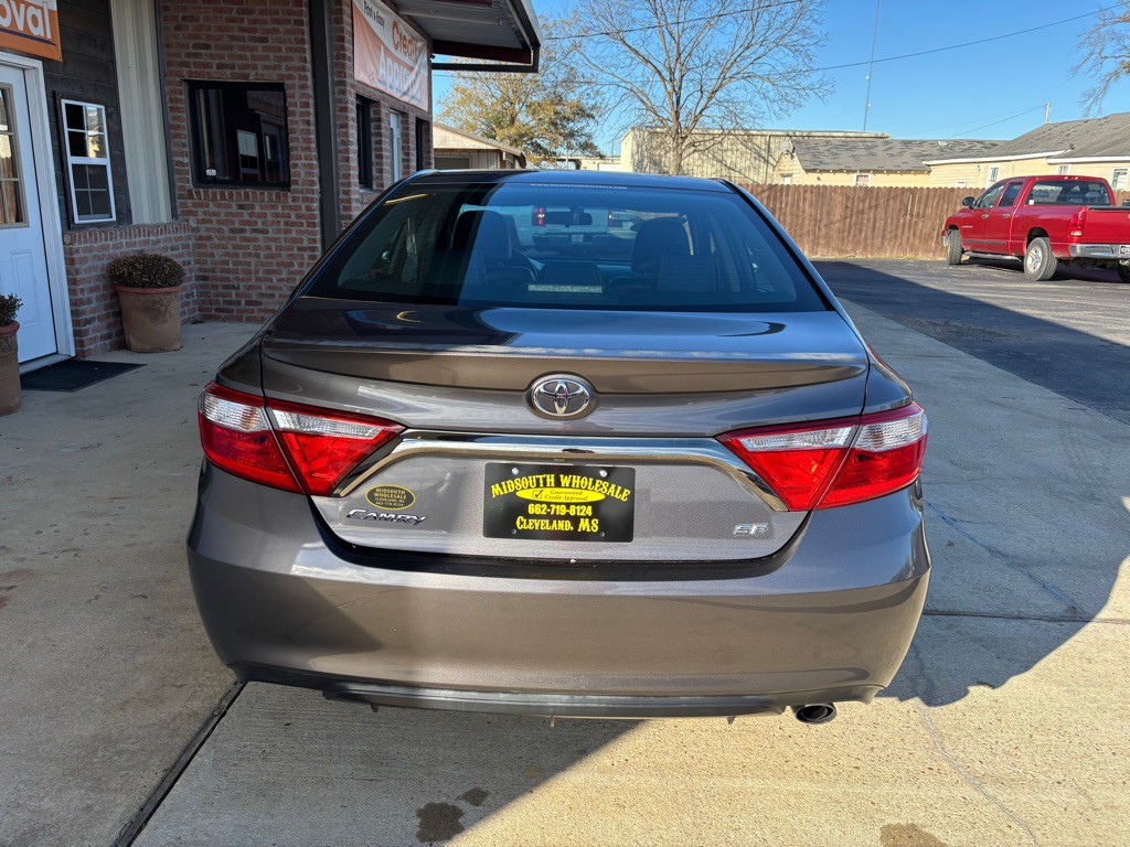 2015 Toyota Camry Image 4