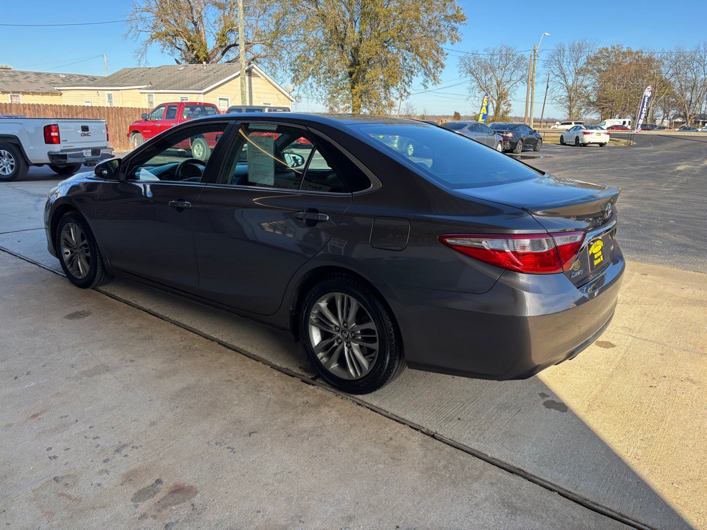 2015 Toyota Camry Image 5