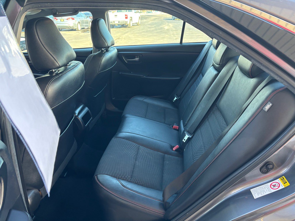 2015 Toyota Camry Image 9