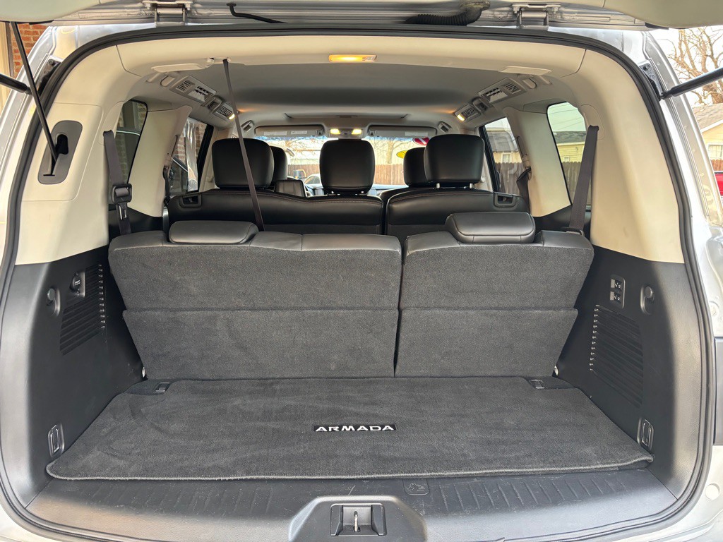 2017 Nissan Armada Image 10