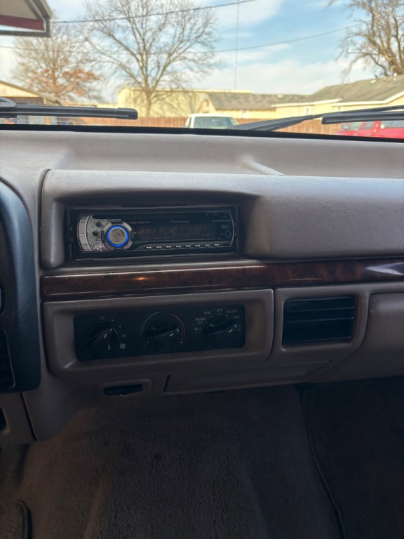 1996 Ford Bronco Image 11