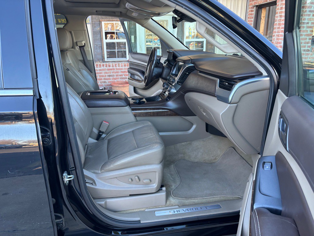 2017 Chevrolet Tahoe Image 12