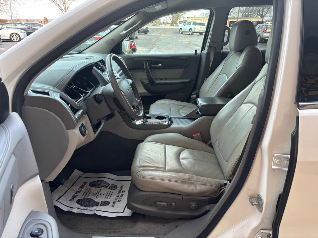 2013 GMC Acadia Image 8