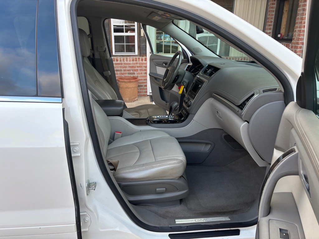 2013 GMC Acadia Image 12