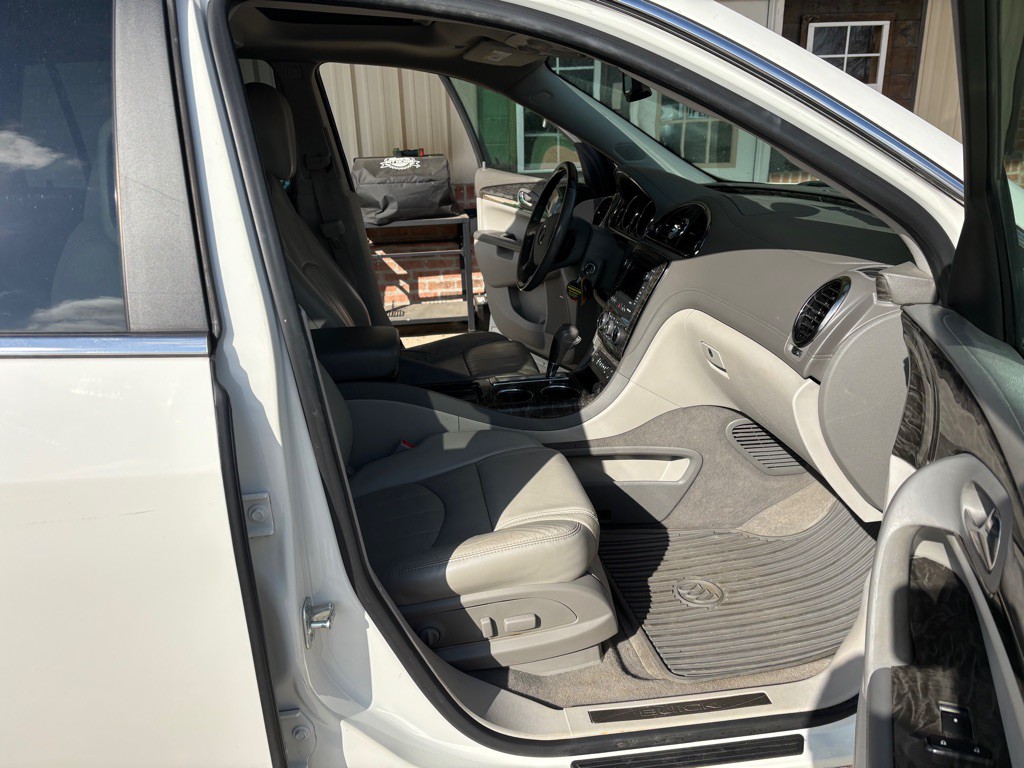 2014 Buick Enclave Image 11