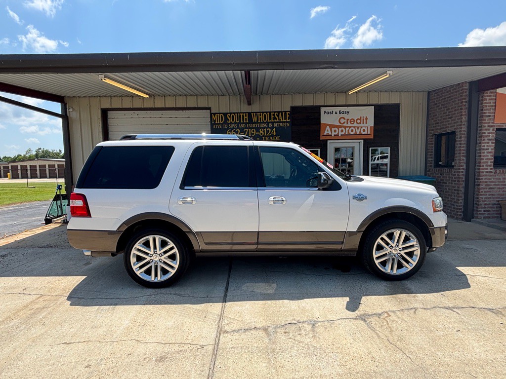 2016 Ford Expedition Image 2