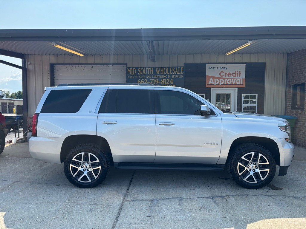 2017 Chevrolet Tahoe Image 2