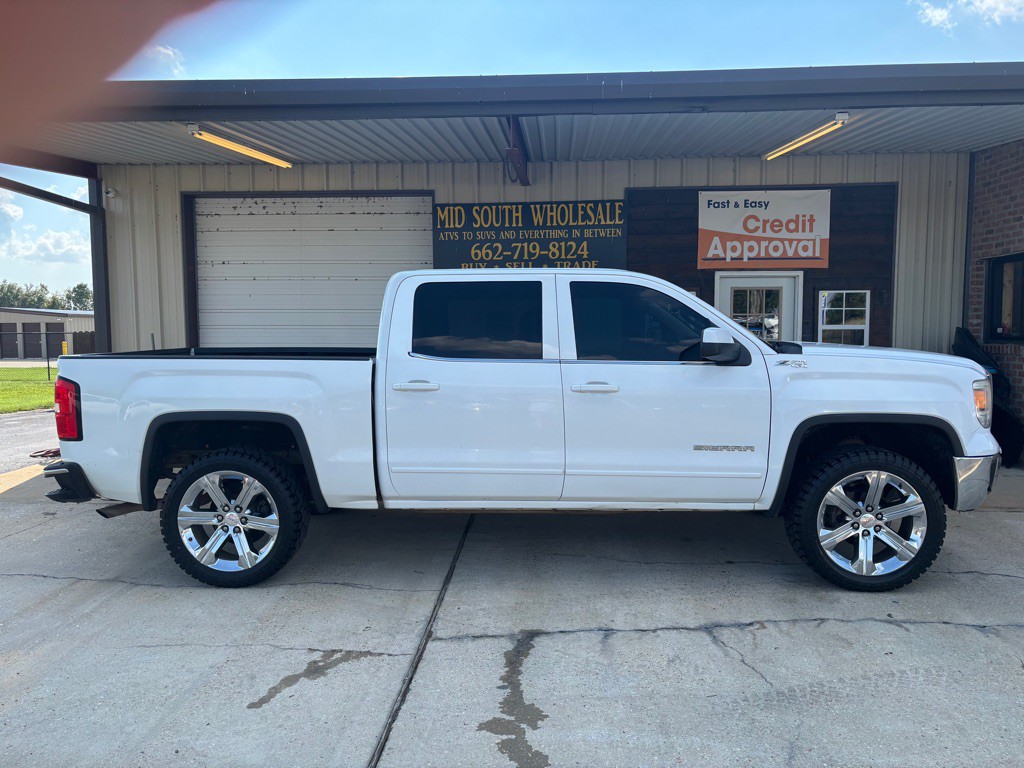 2015 GMC Sierra Image 2