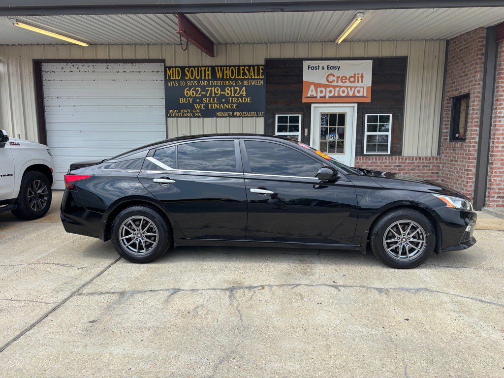 2019 Nissan Altima Image 2