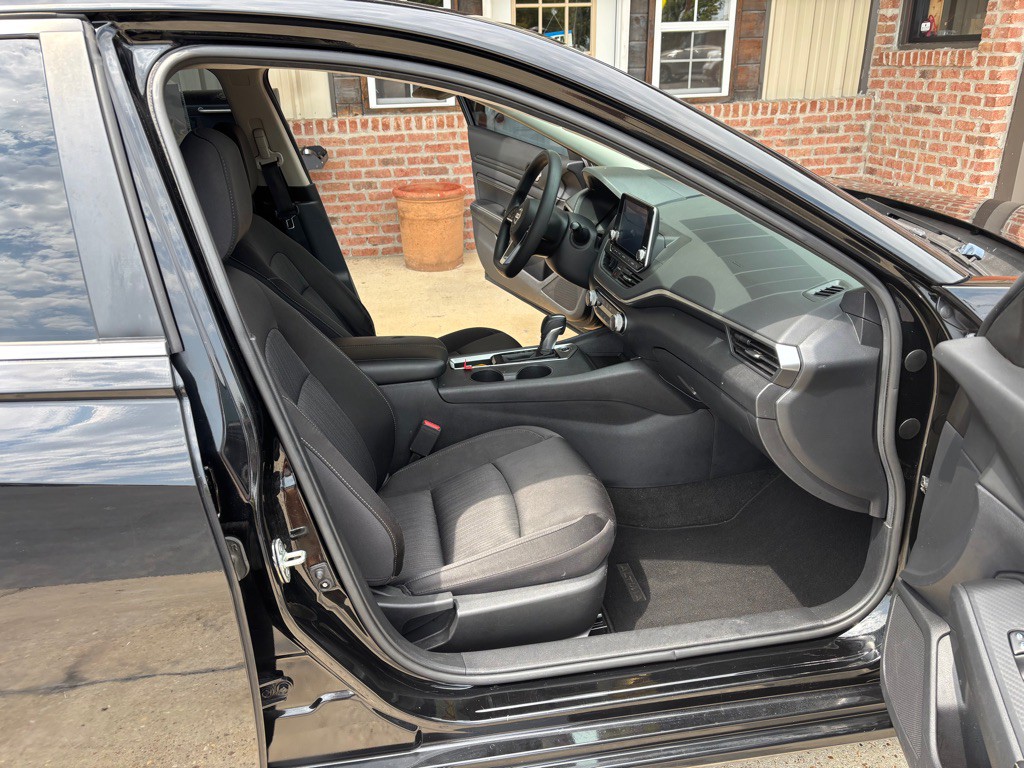 2019 Nissan Altima Image 11