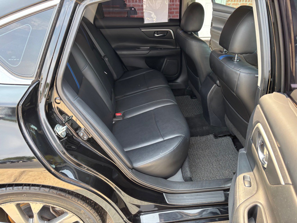 2018 Nissan Altima Image 10