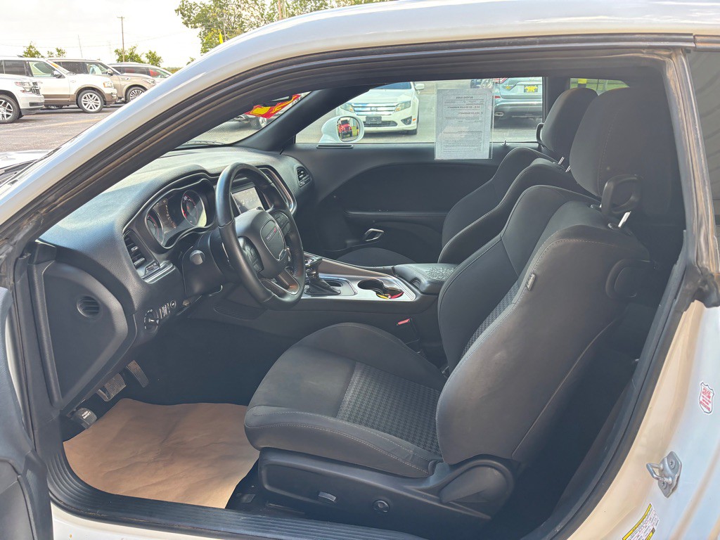 2019 Dodge Challenger Image 8