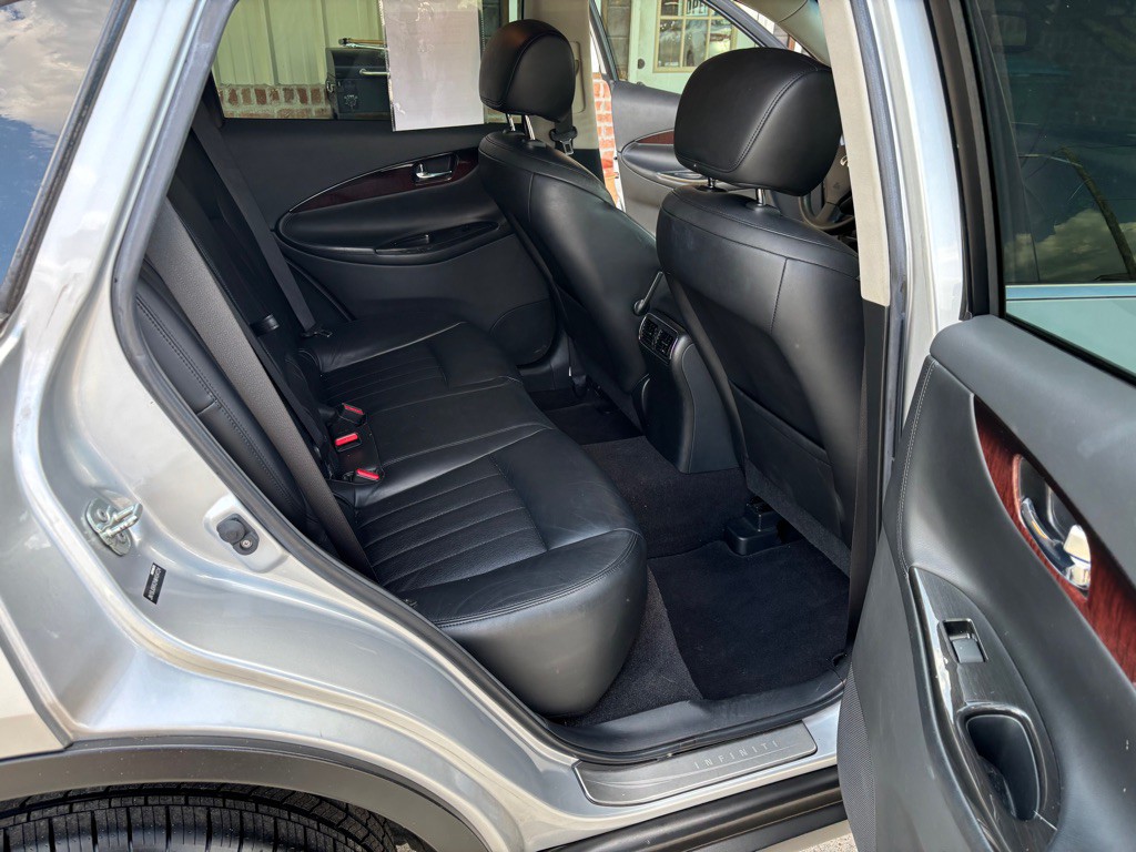 2017 INFINITI QX50 Image 11