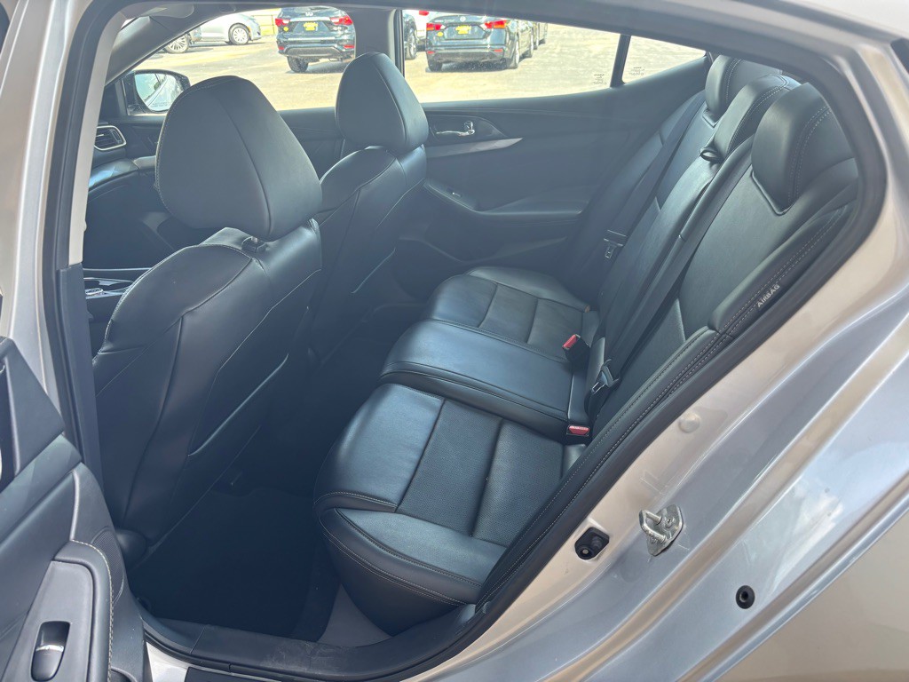2019 Nissan Maxima Image 9