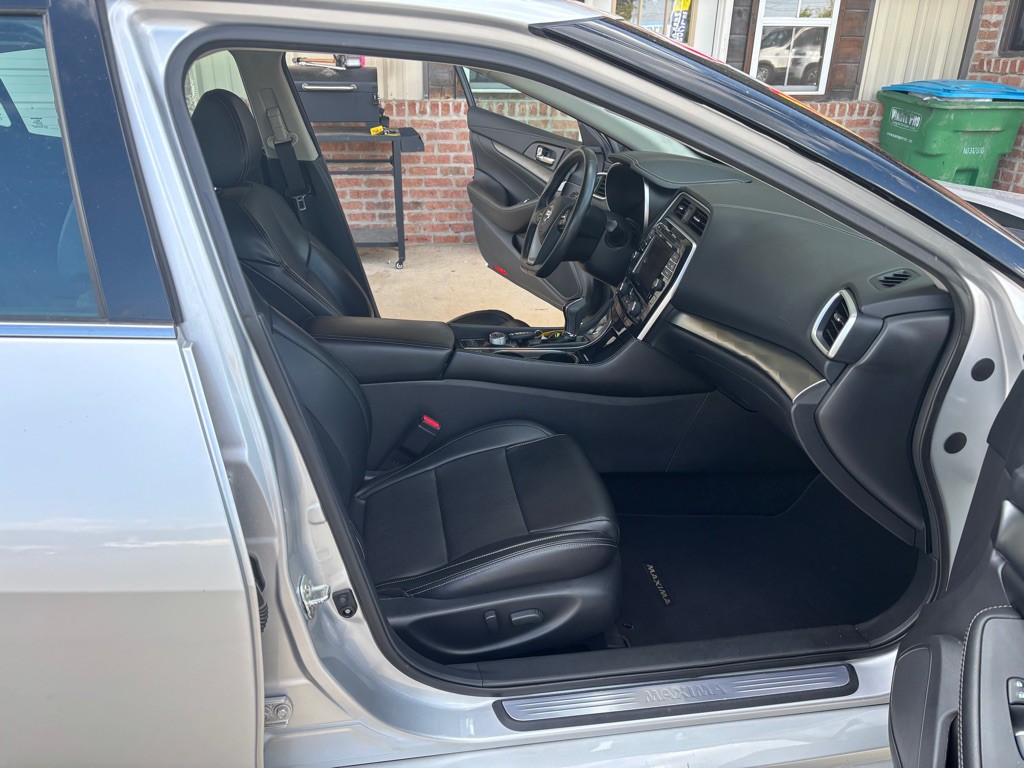2019 Nissan Maxima Image 11