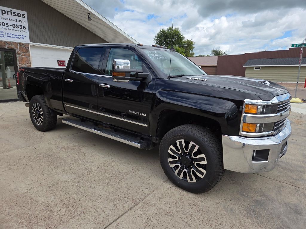 2018 Chevrolet Silverado 1500 Image 2