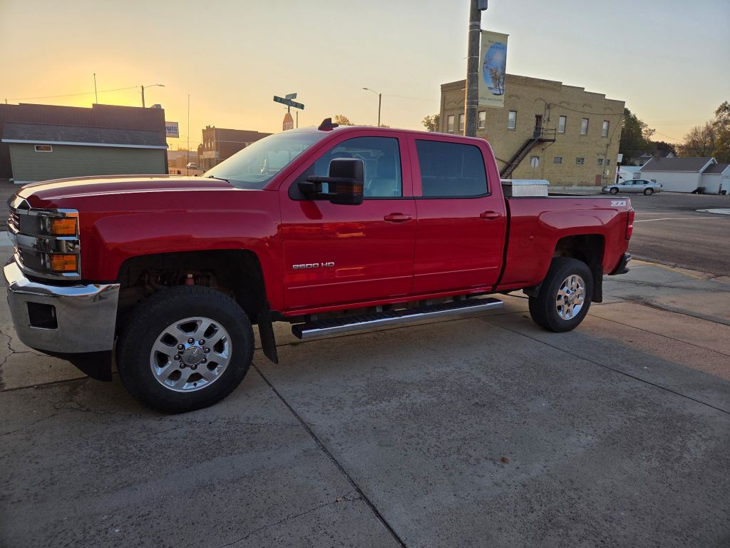 2015 Chevrolet Silverado 1500 Image 2