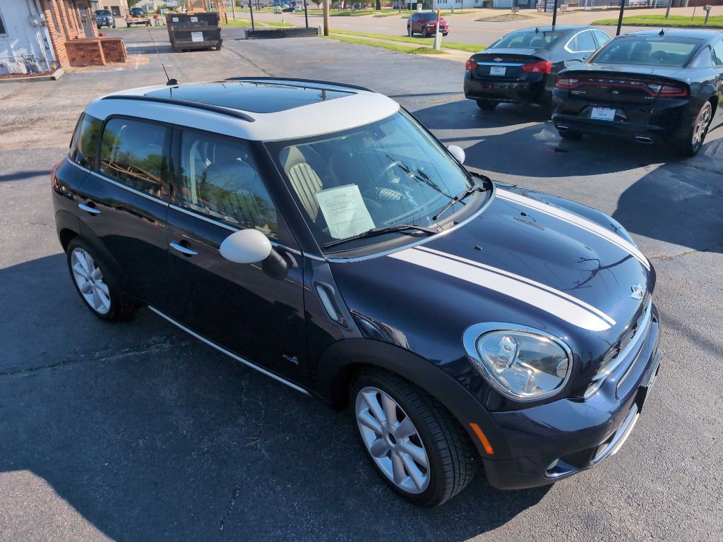 2015 MINI Cooper Image 1