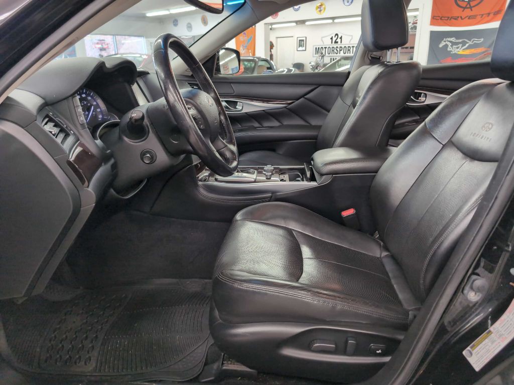 2013 INFINITI M37 Image 32