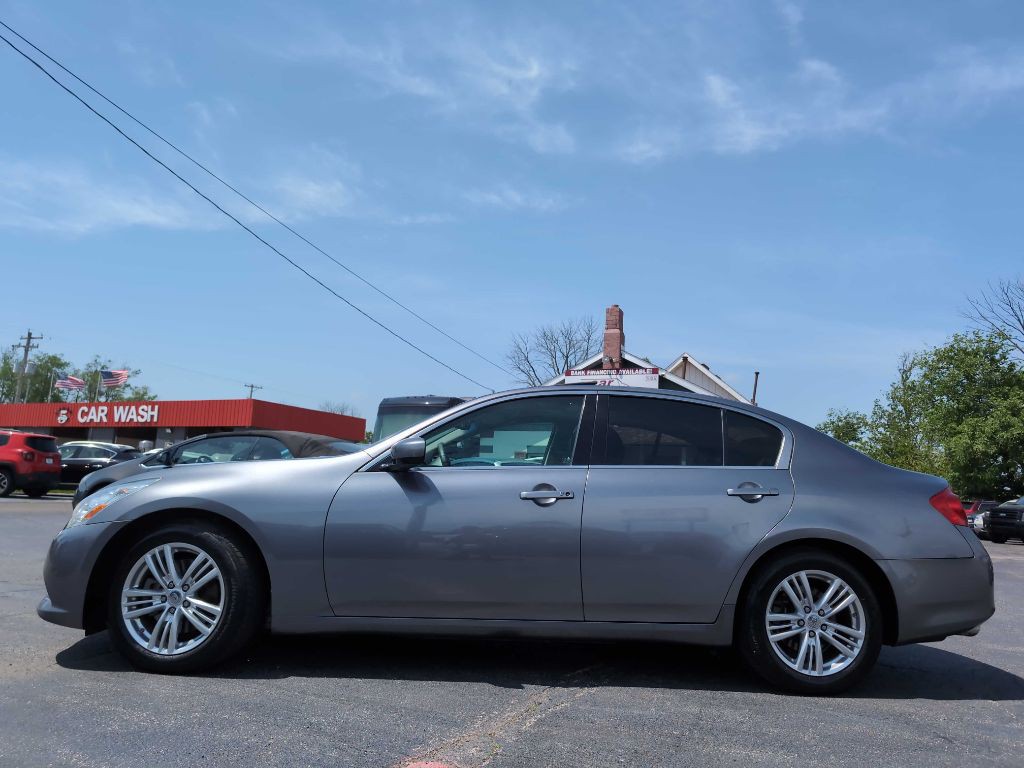 2011 INFINITI G37 Image 1