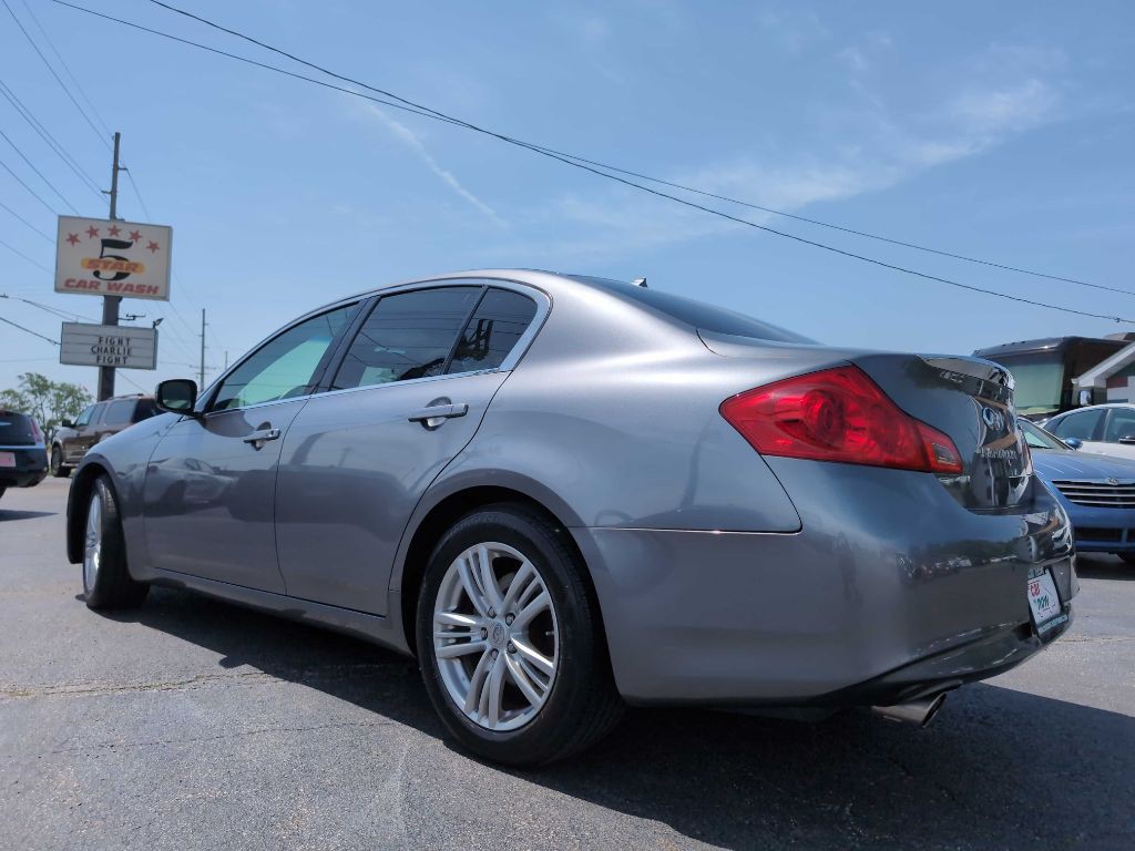 2011 INFINITI G37 Image 6