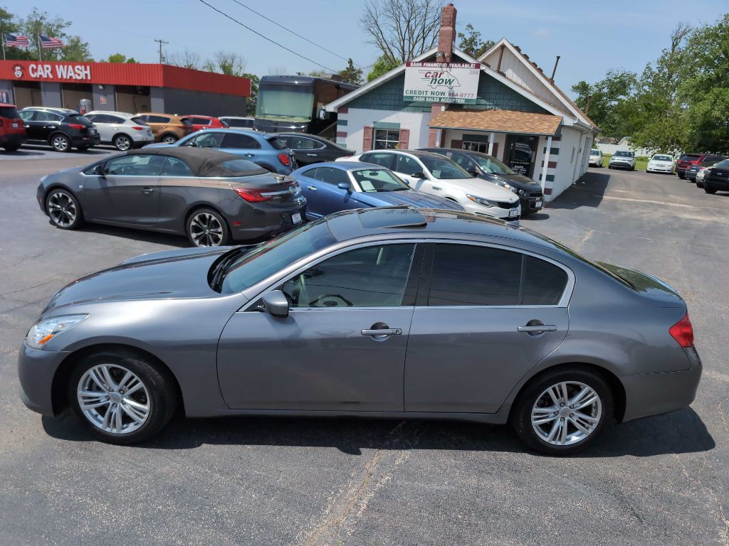 2011 INFINITI G37 Image 8
