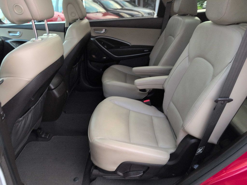 2014 Hyundai Santa Fe Image 25